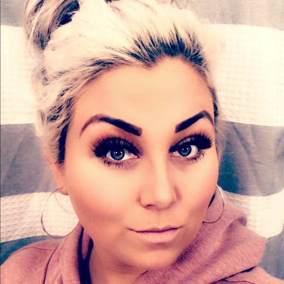 Meet your Posher, Sarah - Picture 3 of 3